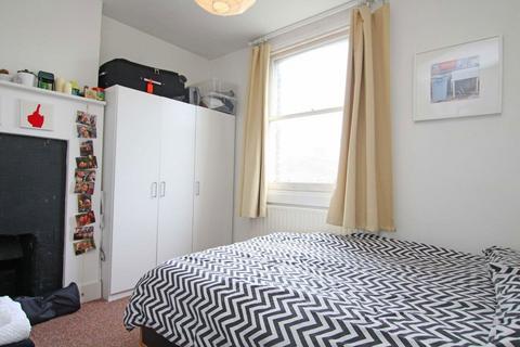 2 bedroom flat to rent, Herbert Gardens, London NW10