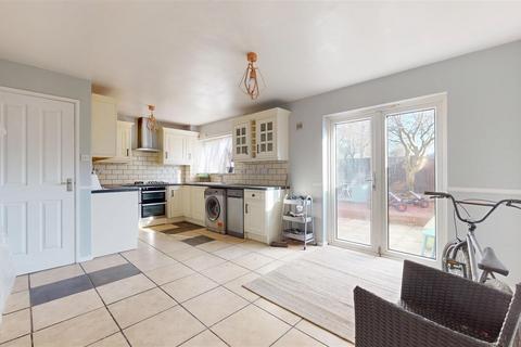 3 bedroom end of terrace house for sale, Priddy Court, Whitchurch, Bristol