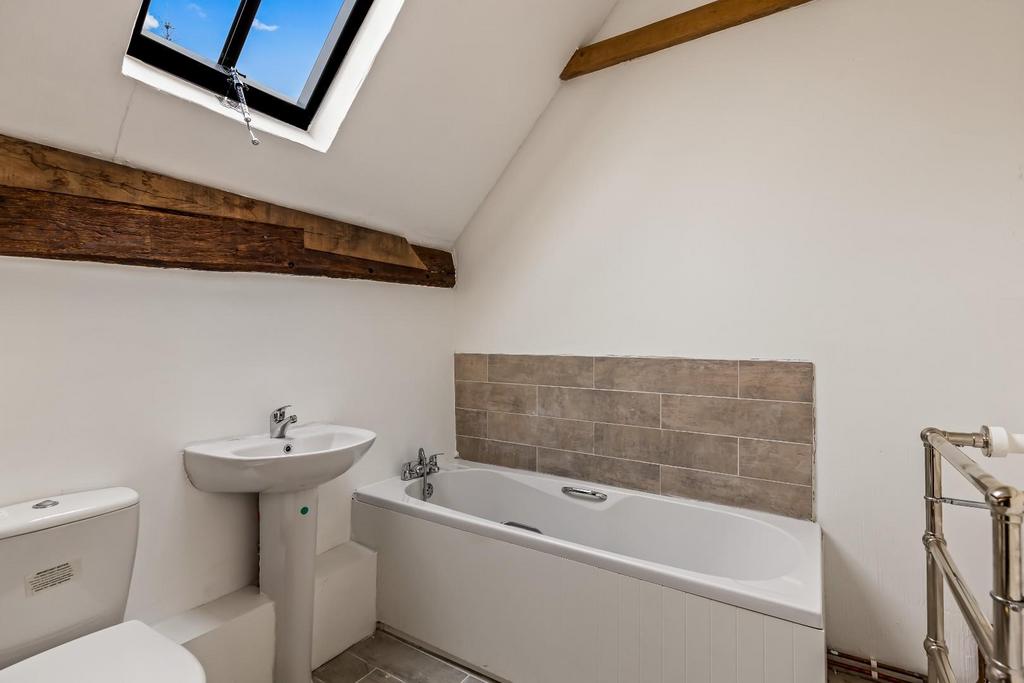 Bedroom 1 En-Suite.jpg