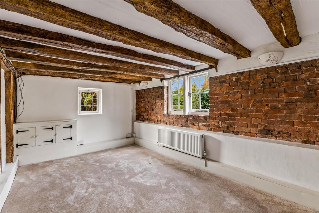 Bedroom 4.jpg