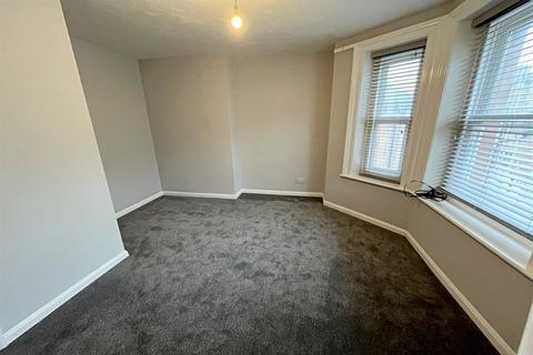 2 bedroom flat to rent, Bournemouth