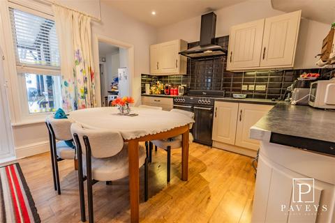 3 bedroom semi-detached house for sale, St. Marys Road, Frinton-On-Sea