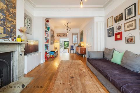 59 Walford Road, London, N16 8EF