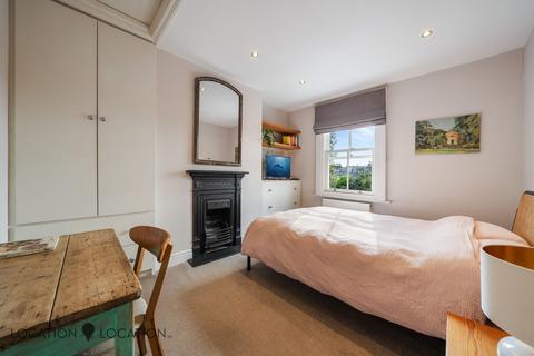 59 Walford Road, London, N16 8EF
