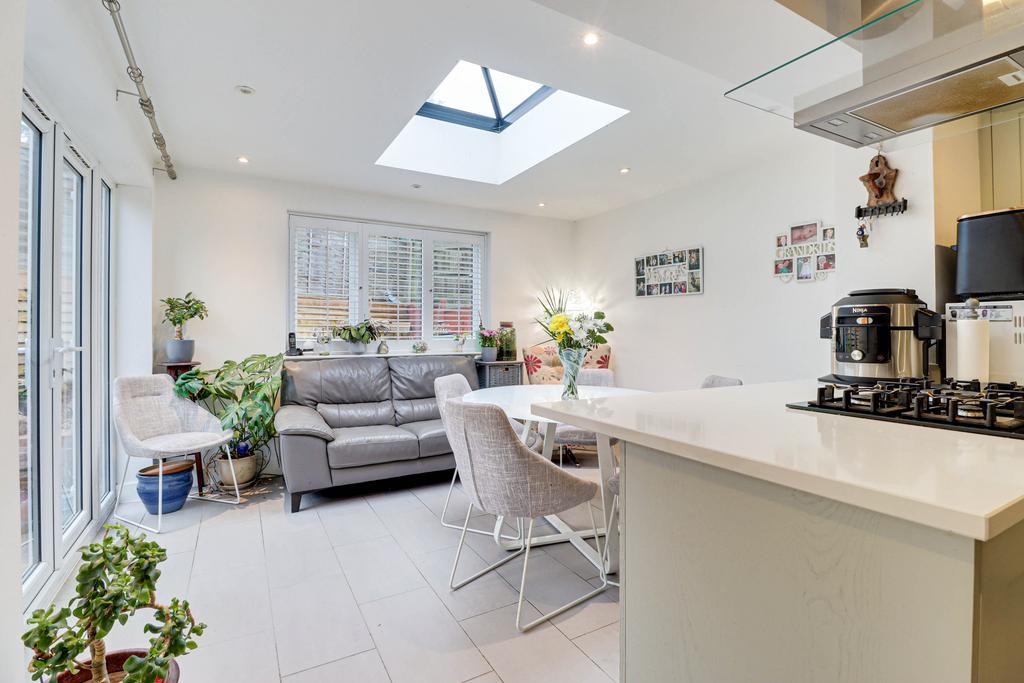 Kitchen/Dining