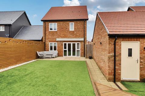 9 Cornflower Lane, Warfield, Bracknell, RG42 5AU