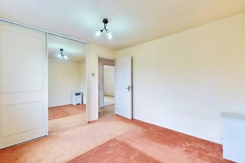 2 bedroom flat for sale, Greenford, UB6