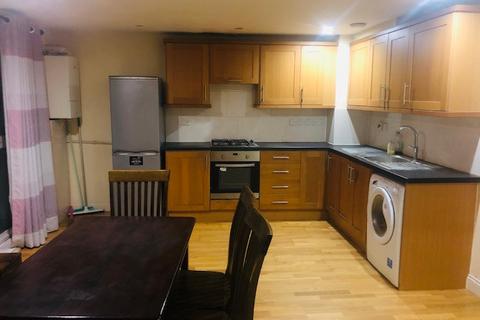 2 bedroom flat to rent, Punam Apartments, Northwood HA6