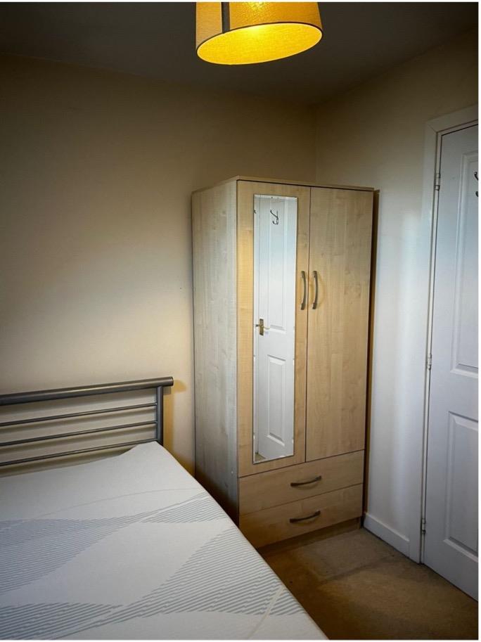 Bed3 2.jpg