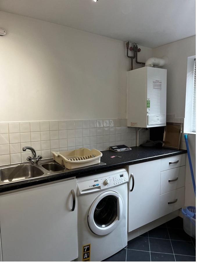 Kitchen3.jpg