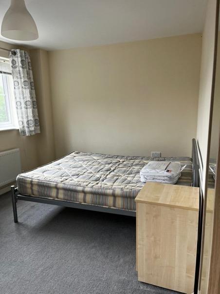 Bed1 3.jpg