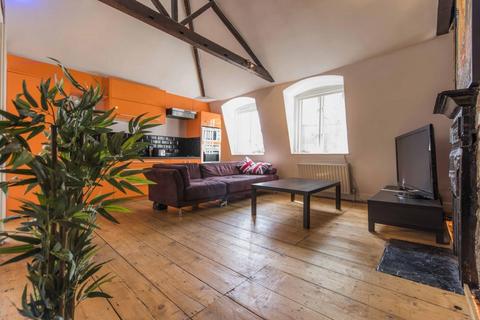 1 bedroom flat to rent, Clapham Common South Side, London SW4