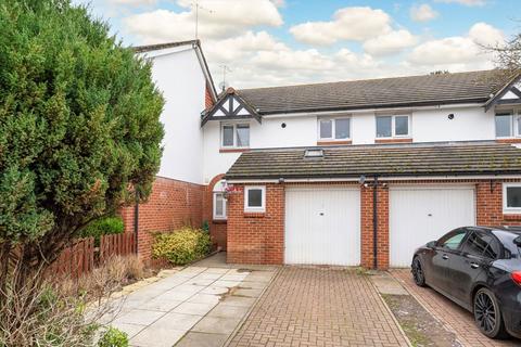 Eyston Drive, Weybridge KT13