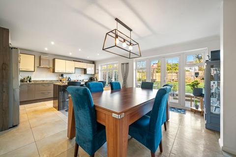 4 bedroom detached house for sale, Grafton Close, Worcester Park, KT4