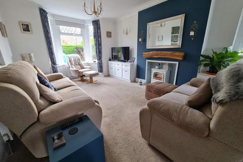 2 bedroom bungalow for sale, Crofty, Swansea, City And County of Swansea.