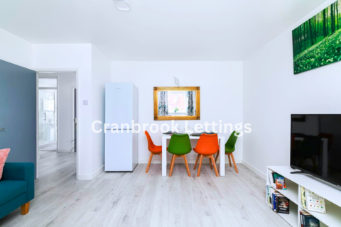 2 bedroom flat to rent, Cranbrook Road, IG6 1HN