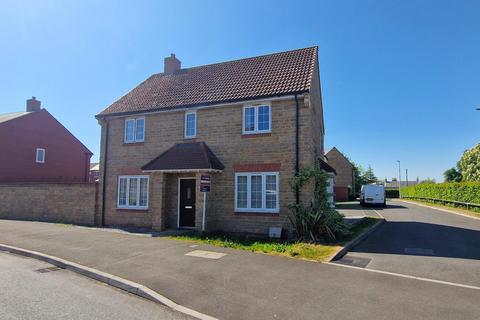 4 bedroom detached house for sale, Family home in Yatton's popular Chestnut Park