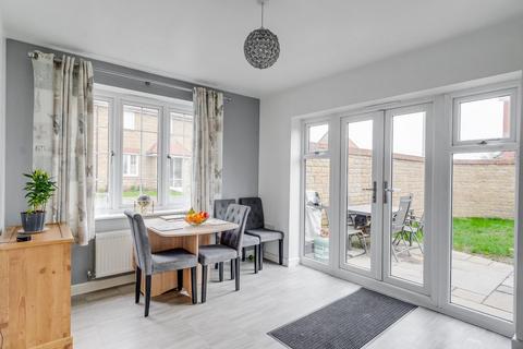 4 bedroom detached house for sale, Family home in Yatton's popular Chestnut Park