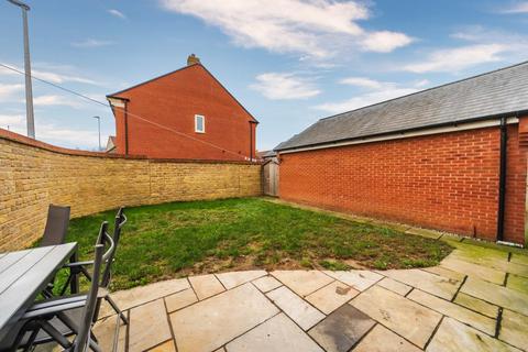 4 bedroom detached house for sale, Family home in Yatton's popular Chestnut Park