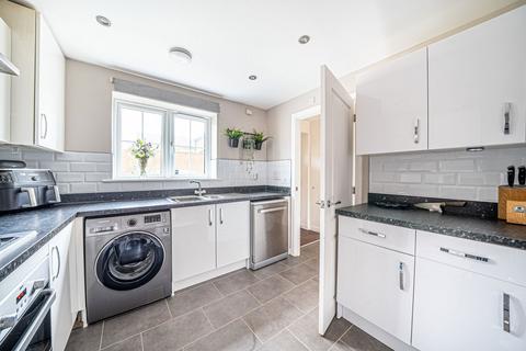 5 Observer Point Road, Overton, Basingstoke, RG25 3FA