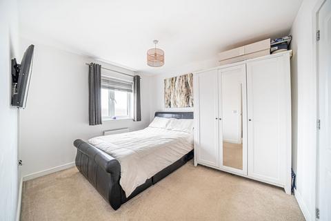 5 Observer Point Road, Overton, Basingstoke, RG25 3FA