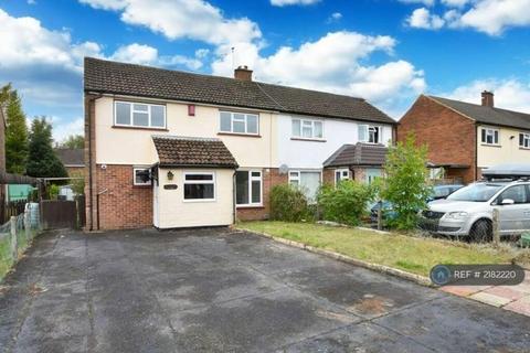 3 bedroom semi-detached house to rent, Camberley