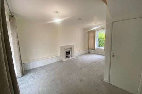 3 bedroom semi-detached house to rent, Camberley