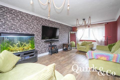 4 bedroom detached house for sale, May Avenue, Canvey Island, SS8