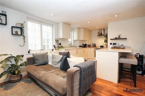 1 bedroom flat for sale, Station Approach, Epsom KT17