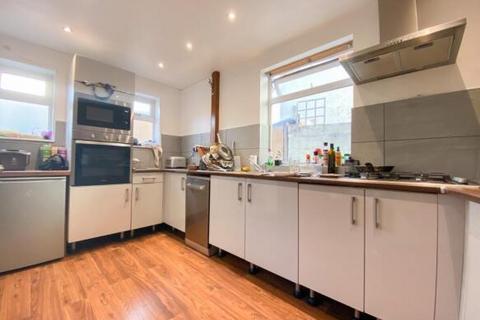 5 bedroom end of terrace house for sale, Minister Street, Cathays, Cardiff