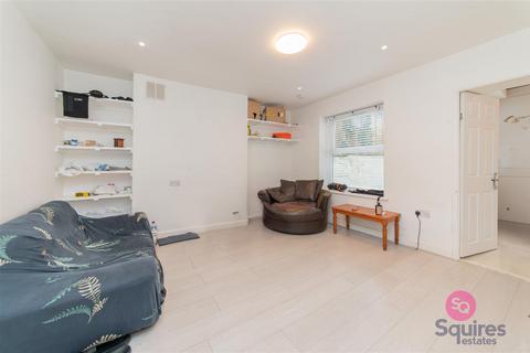 3 bedroom flat for sale, Second Avenue, Hendon, London