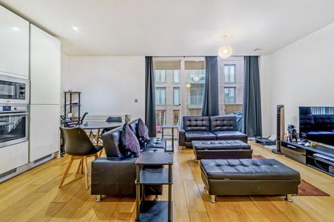 1 bedroom flat for sale, Halyards Court, Brentford, TW8