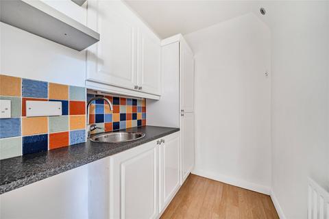 32 Bates Walk, Addlestone, KT15 2DQ