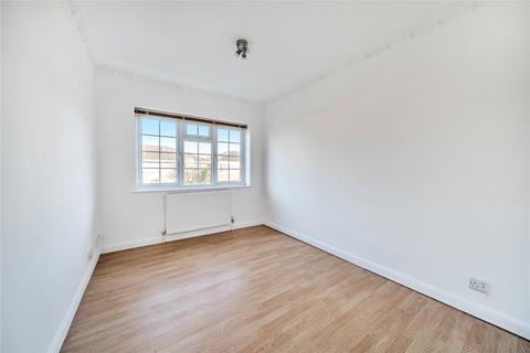 32 Bates Walk, Addlestone, KT15 2DQ