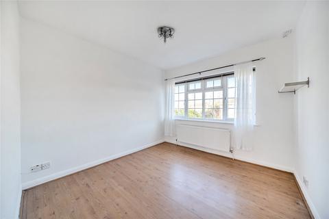 32 Bates Walk, Addlestone, KT15 2DQ