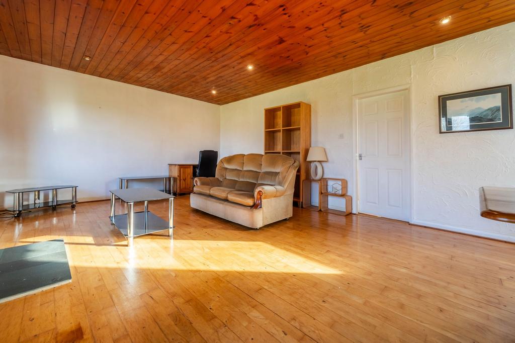 Living/dining room