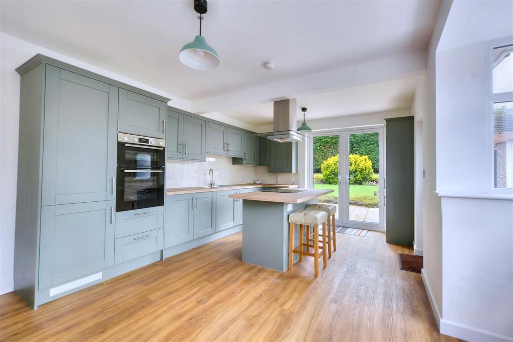 Kitchen 3.jpeg