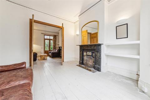 4 bedroom terraced house to rent, Leander Road, London SW2