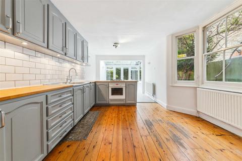 4 bedroom terraced house to rent, Leander Road, London SW2