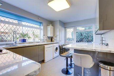 2 Abbotsbury Close, Nottingham, NG5 5AL
