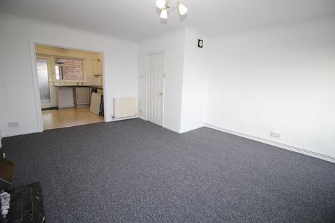 3 bedroom apartment to rent, Gunfleet Court, Marine Parade East, Clacton-on-Sea
