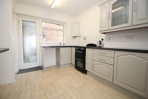 3 bedroom apartment to rent, Gunfleet Court, Marine Parade East, Clacton-on-Sea