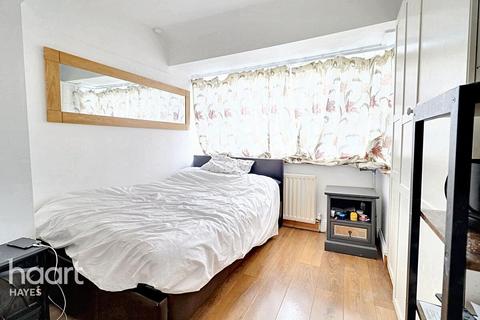 3 bedroom end of terrace house for sale, Lansbury Drive, Hayes