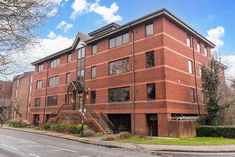 1 bedroom flat for sale, Hazelwick Avenue, Crawley RH10