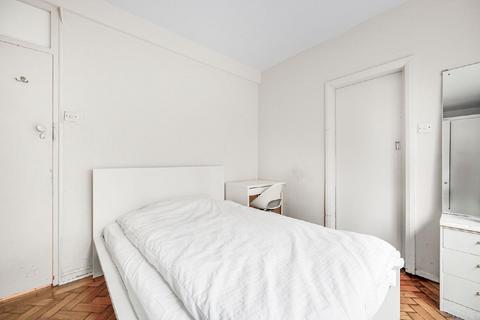 3 bedroom flat for sale, Charlbert Street, St John's Wood