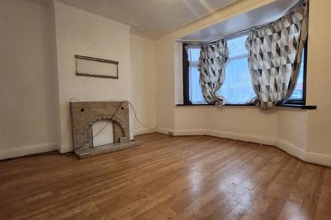 3 bedroom terraced house for sale, Roman Road, London - CHAIN FREE!