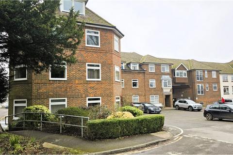 2 bedroom retirement property for sale, Market Square, Alton, Hampshire, GU34