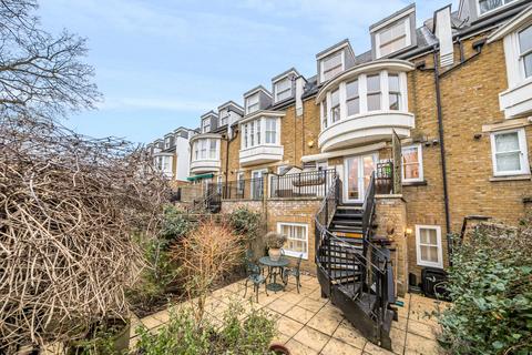 12 Admiralty Way, Teddington, TW11 0NL