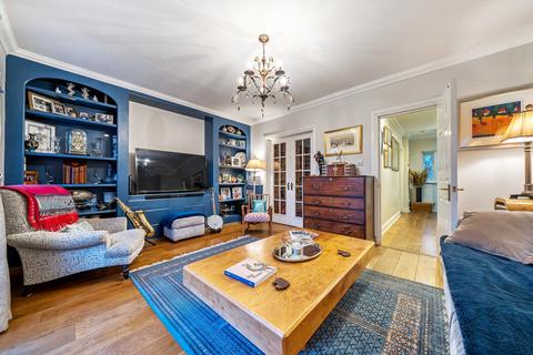 12 Admiralty Way, Teddington, TW11 0NL
