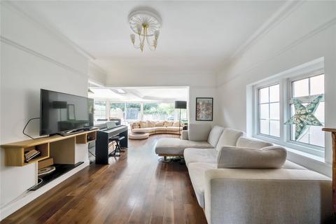 11 Queens Drive, Thames Ditton, KT7 0TJ